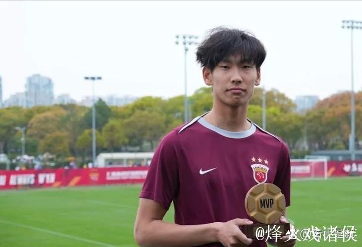 李新翔生日离别上港，重返老东家亮相获球迷热捧