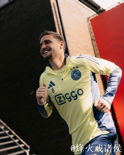 安健洋周二接受体检，即将加入阿贾克斯。